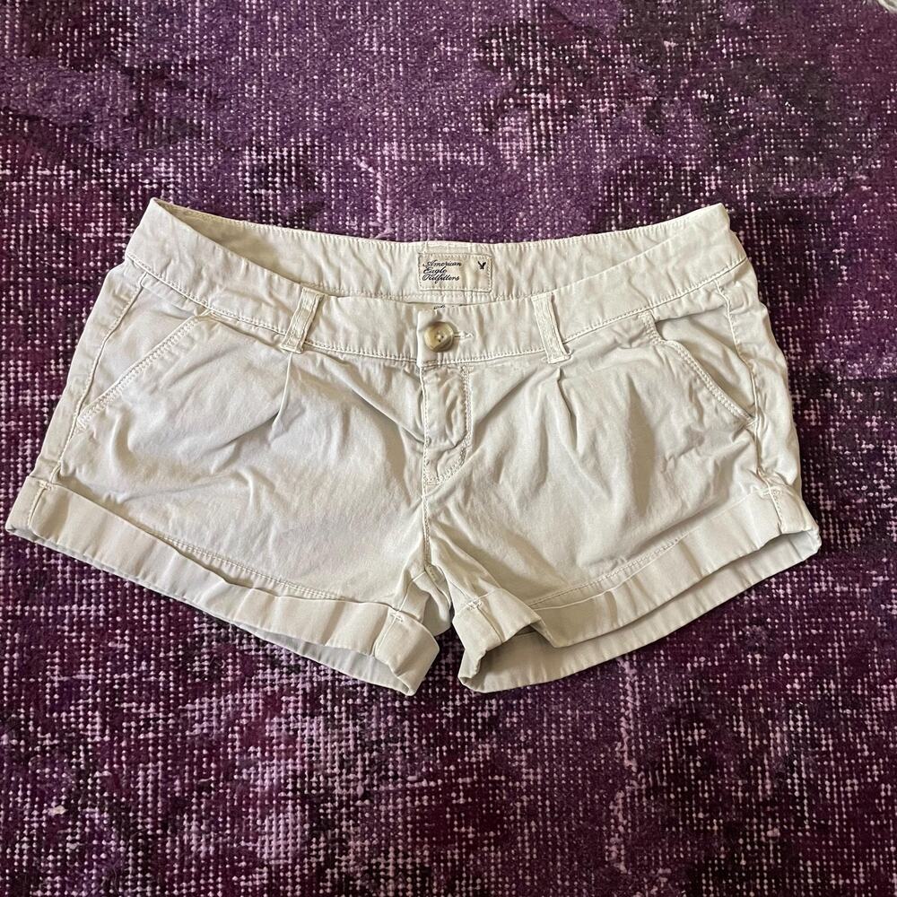 Y2K vintage 2000s low rise khaki shorts American Eagle Twee | size 2